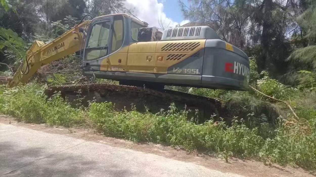 Used Hyundai R395LVS Excavator 2016 Model