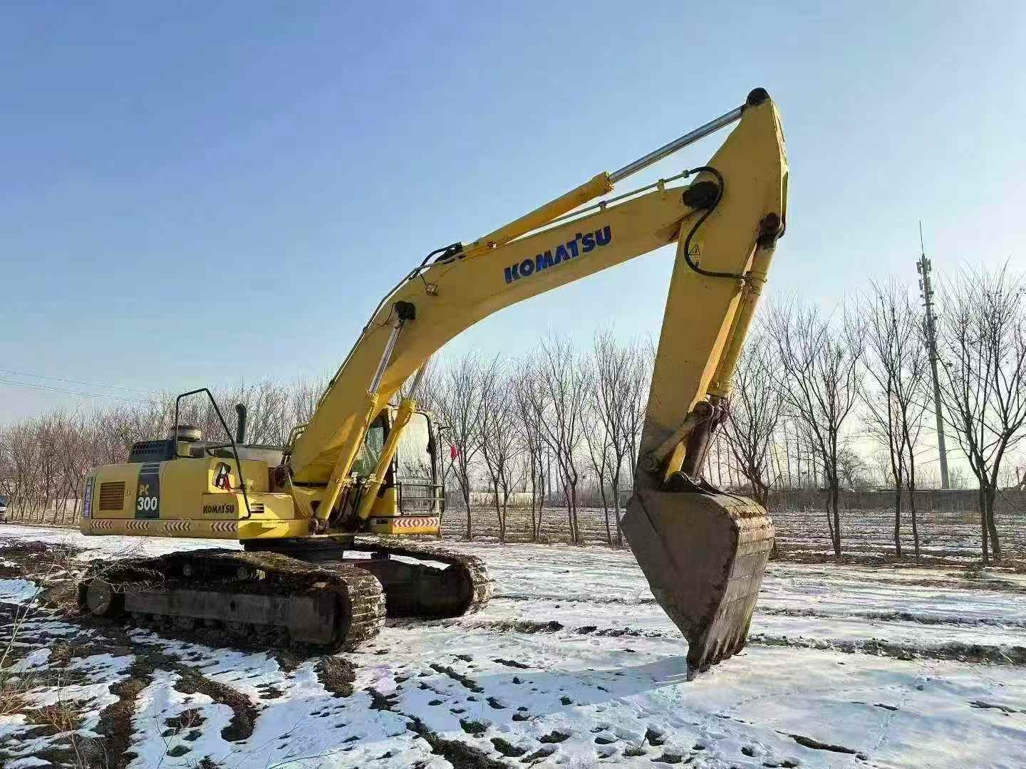 Used Komatsu PC300 Excavator 2016 Model / 3