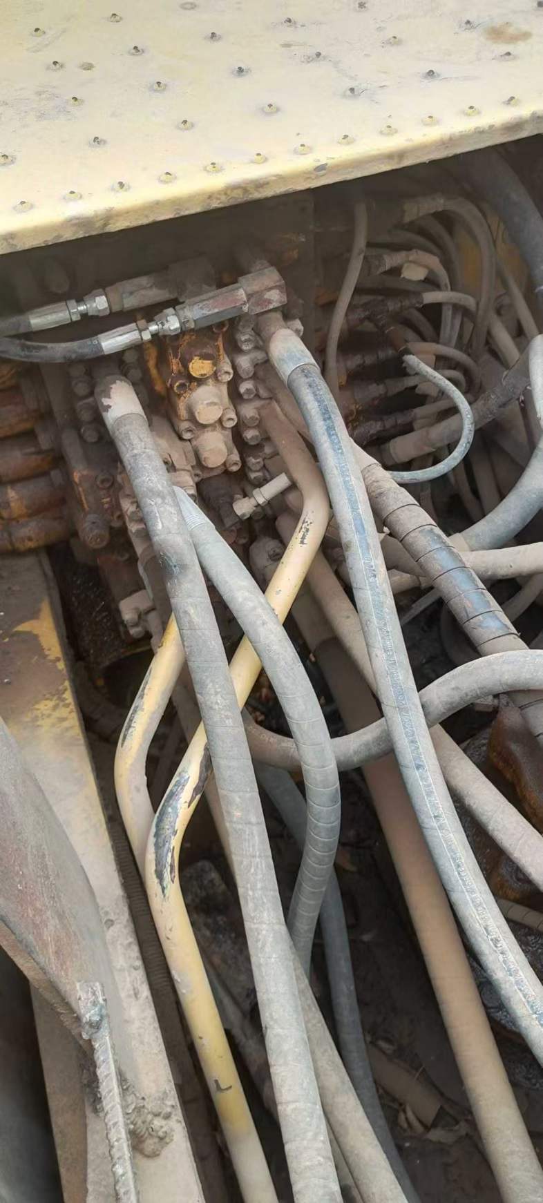 Used Komatsu PC200-8 Excavator 2010 Model / 4