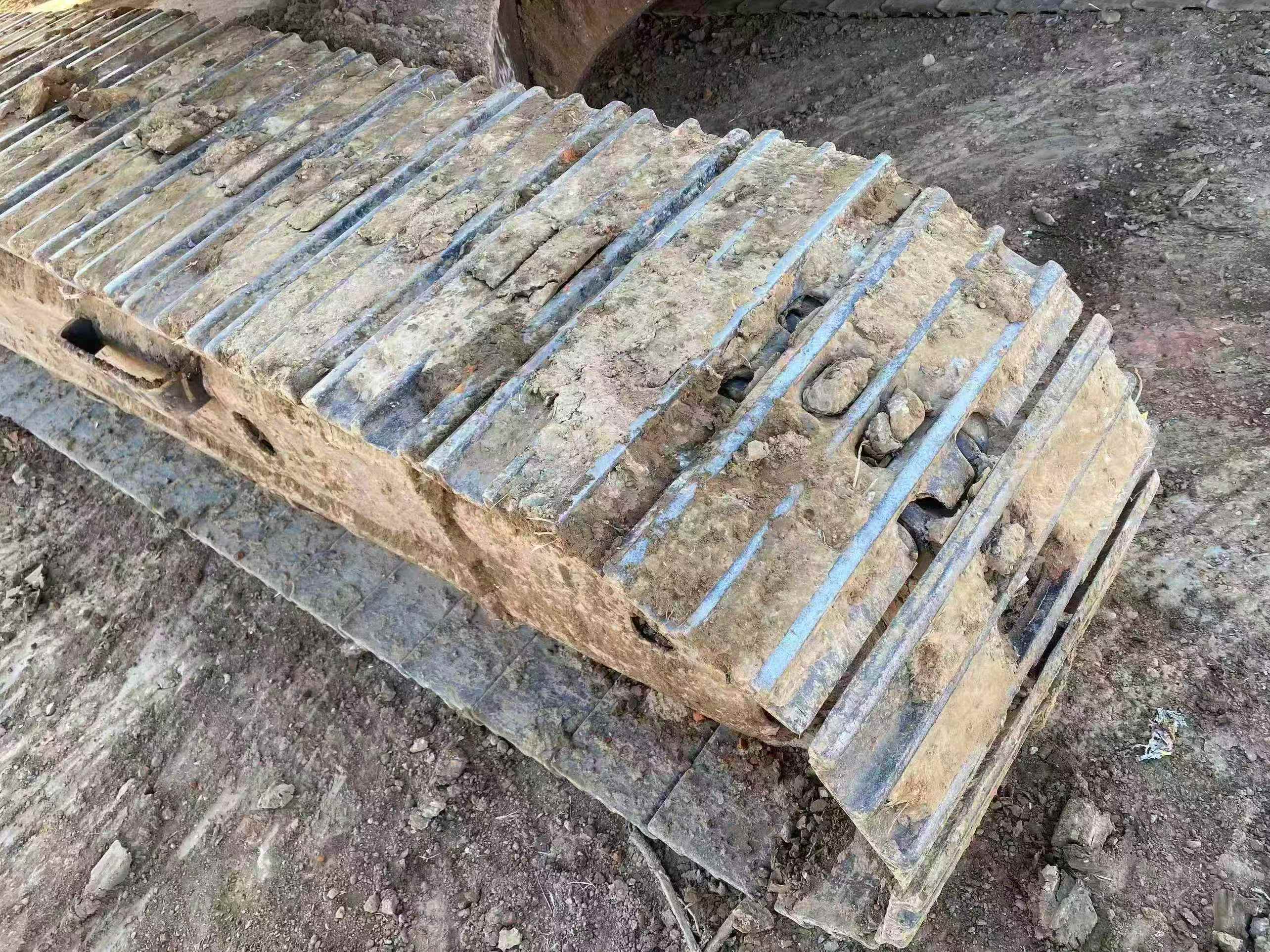 Used Komatsu PC240LC-8 Excavator 2016 Model / 8