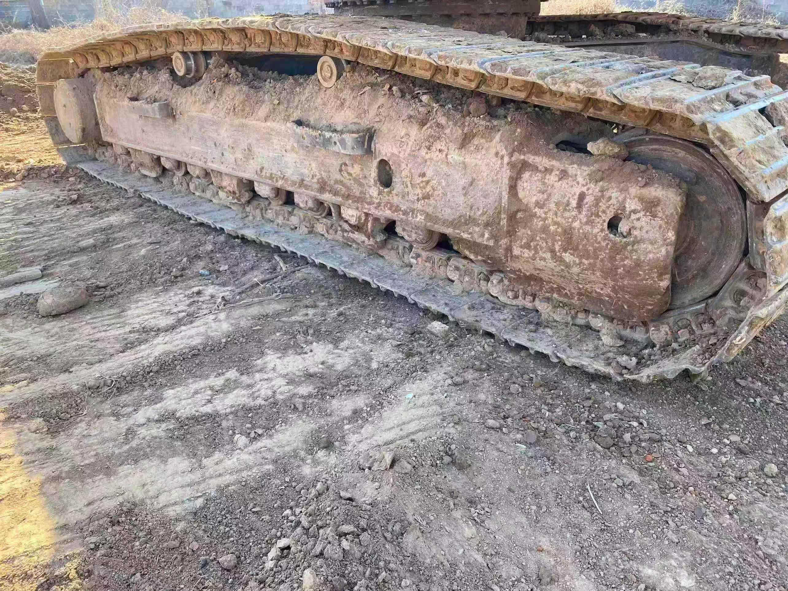 Used Komatsu PC240LC-8 Excavator 2016 Model / 9