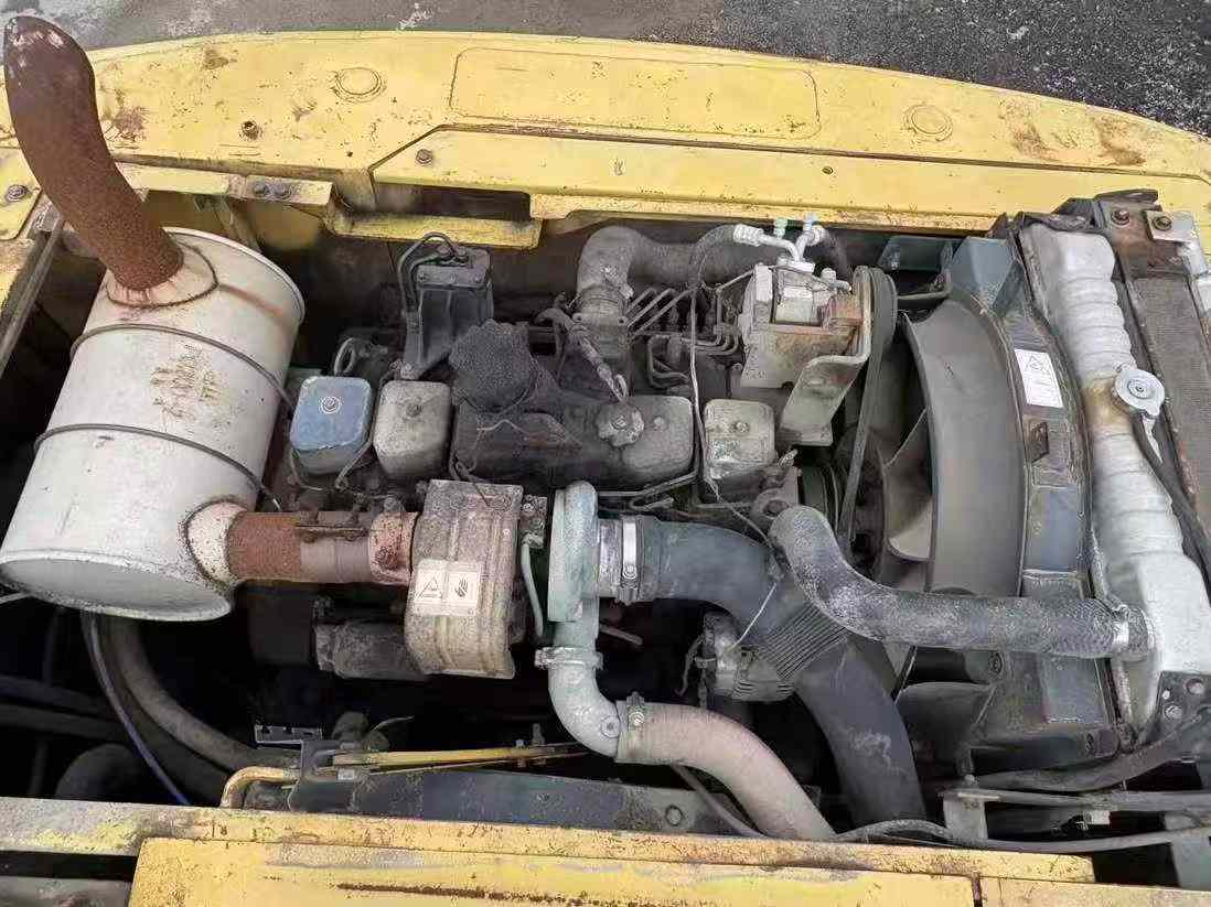 Used Komatsu PW200-7 Excavator 2016 Model / 7