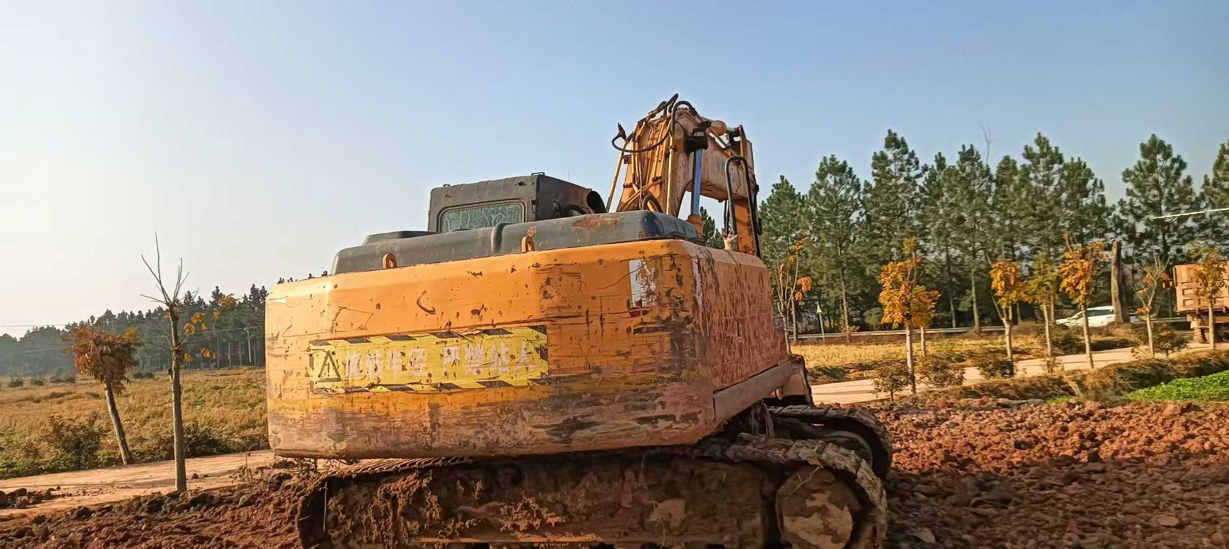 Used Hyundai R215-7C Excavator 2012 Model / 6