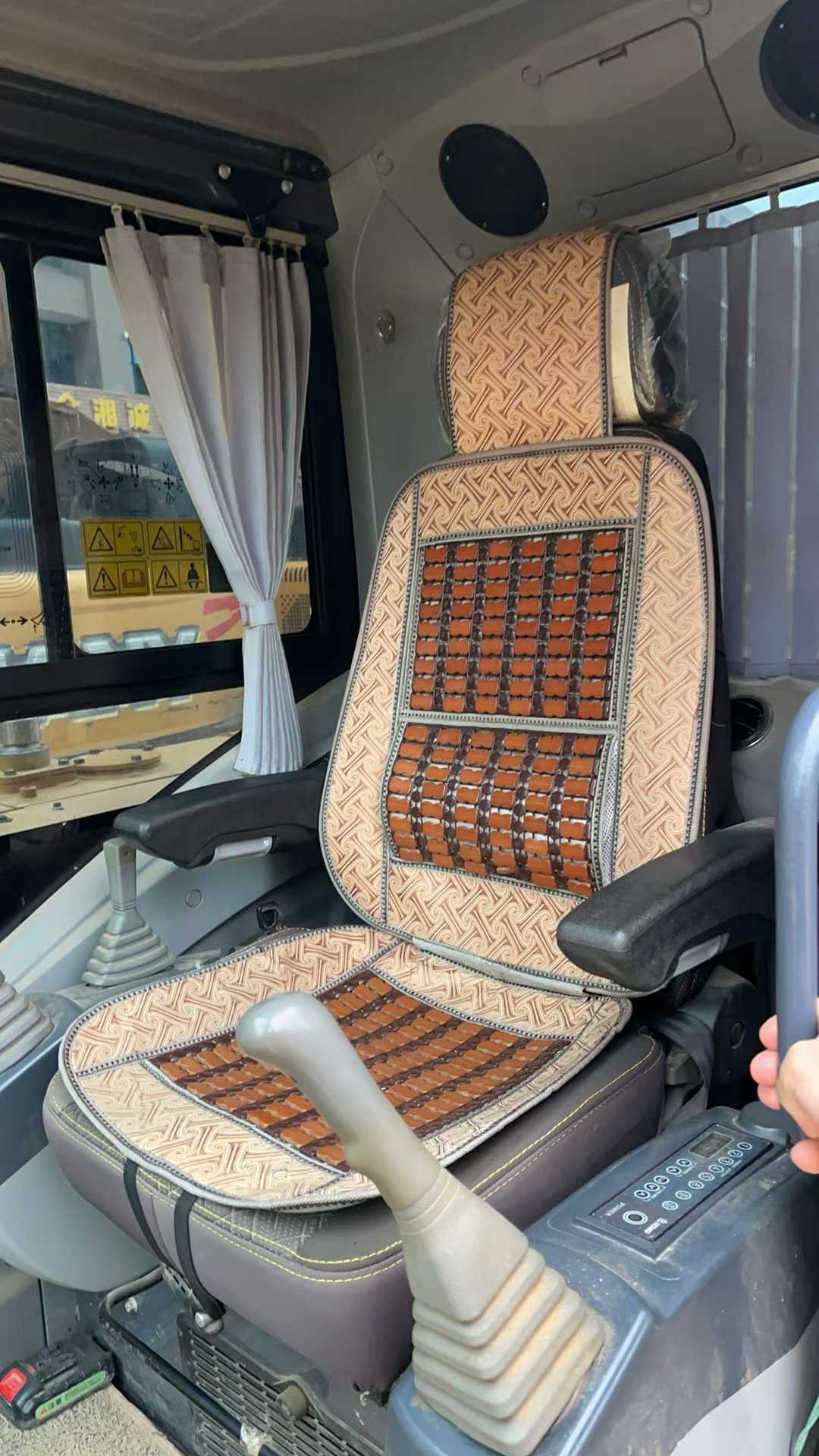 Used XCMG XE60 Excavator 2022 Model / 6