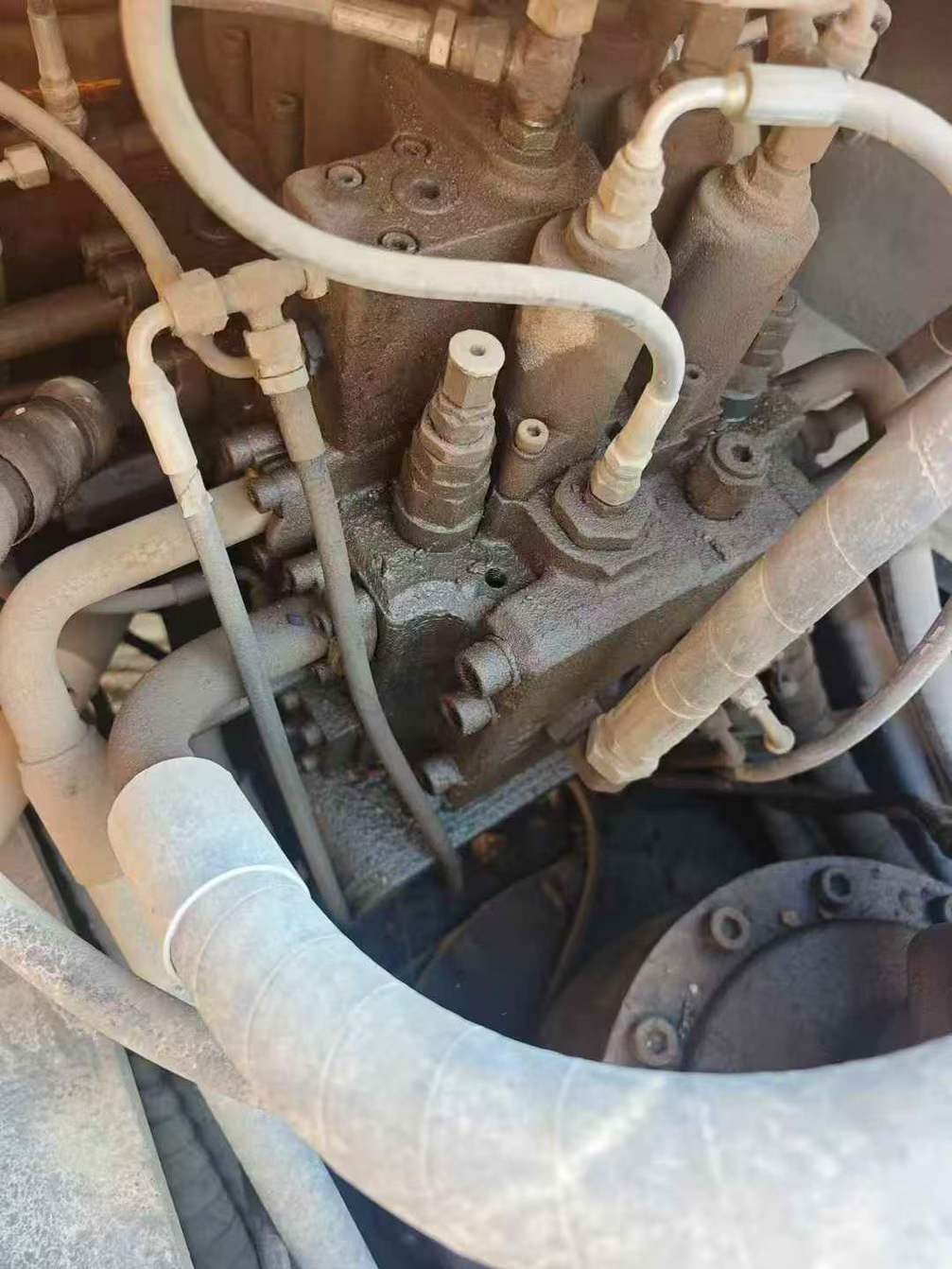 Used Hyundai R335-7 Excavator 2016 Model / 6