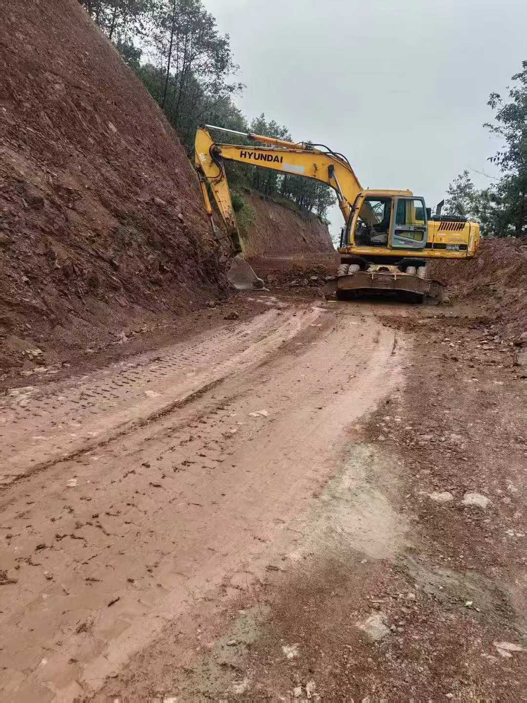 Used Hyundai R210WVS Excavator 2016 Model / 2