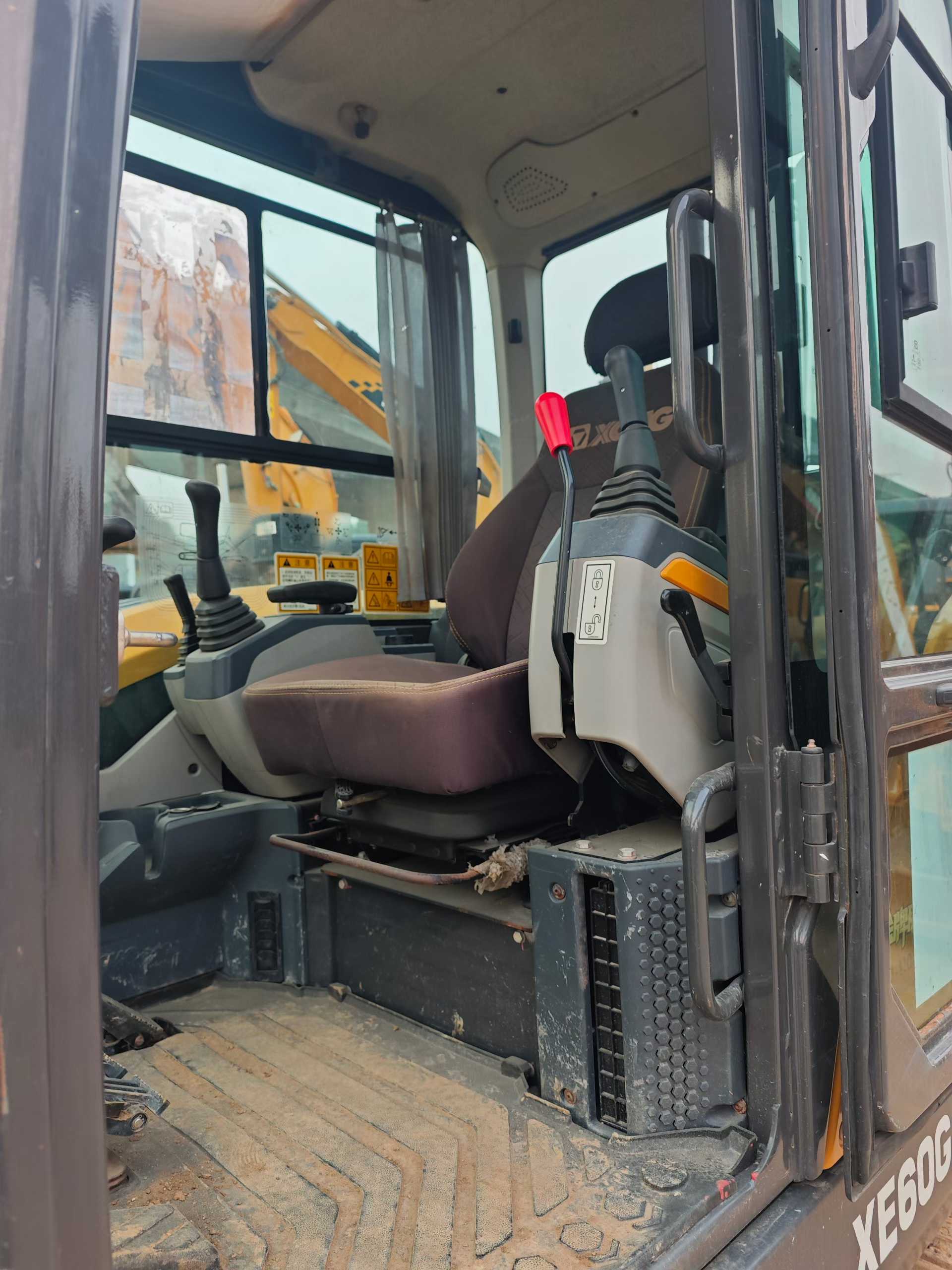 Used XCMG XE60 Excavator 2023 Model / 9