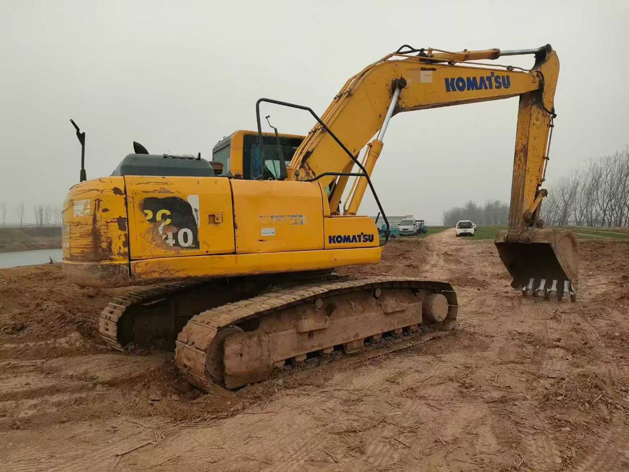 Used Komatsu PC200-8 Excavator 2014 Model / 8