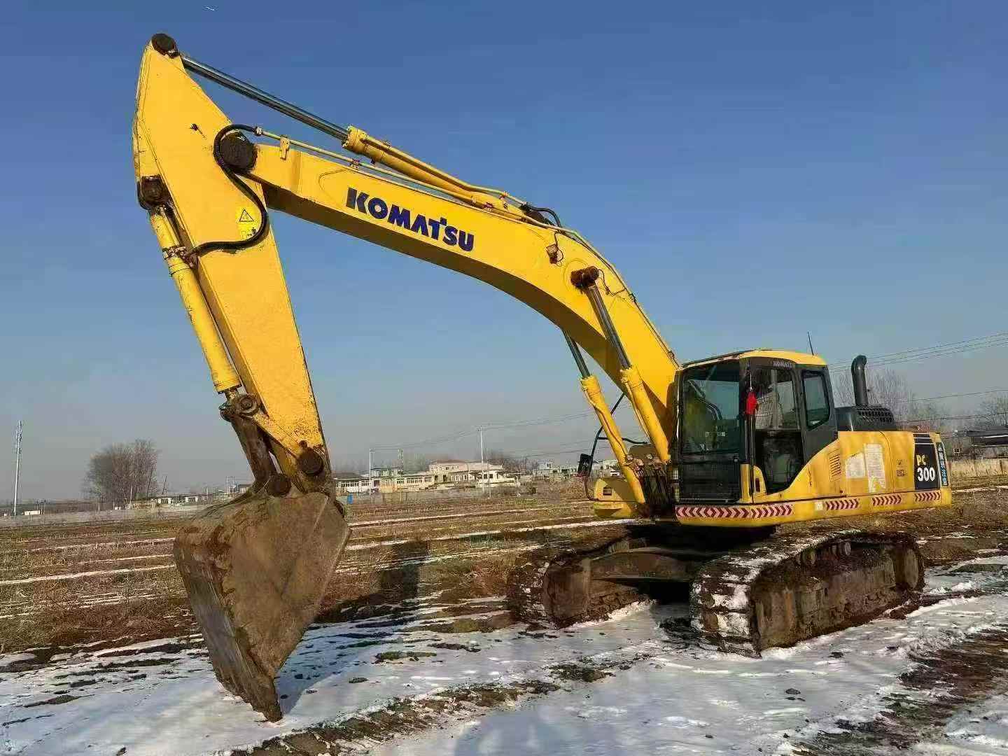 Used Komatsu PC300 Excavator 2016 Model / 4