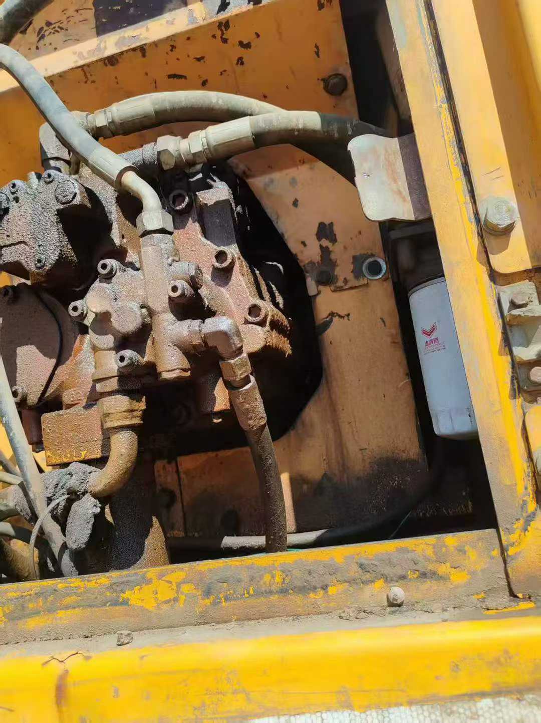 Used Hyundai R210WVS Excavator 2016 Model / 3