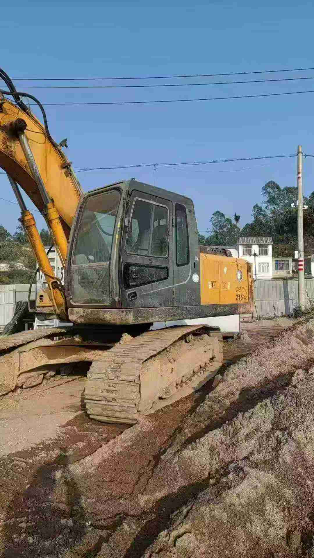 Used Hyundai R215-7 Excavator 2016 Model / 4
