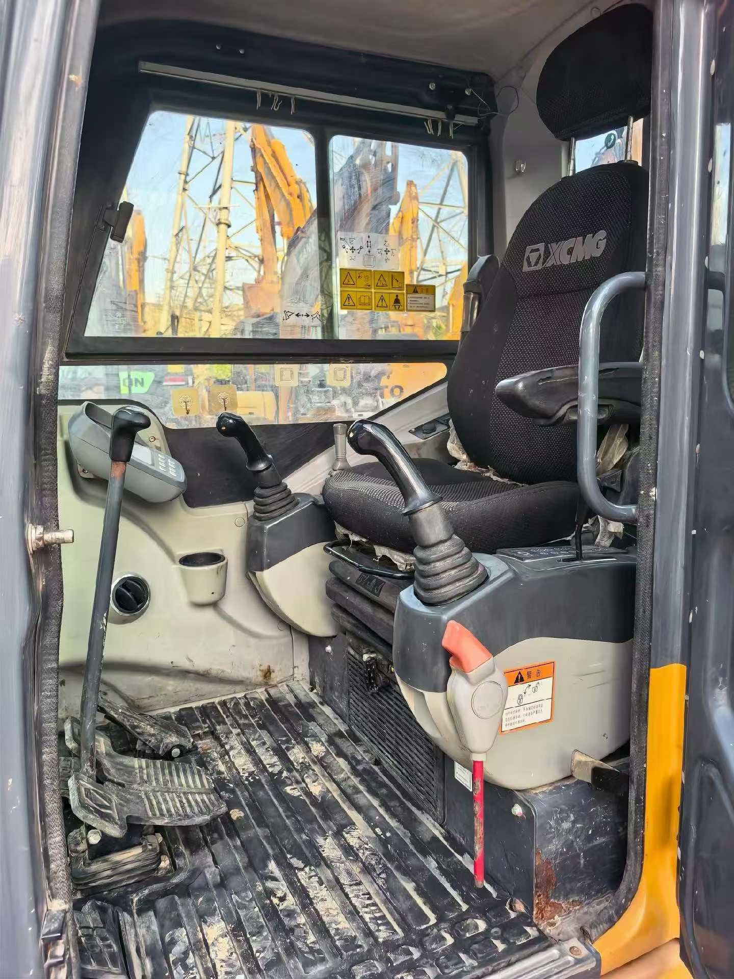 Used XCMG XE60 Excavator 2016 Model / 8