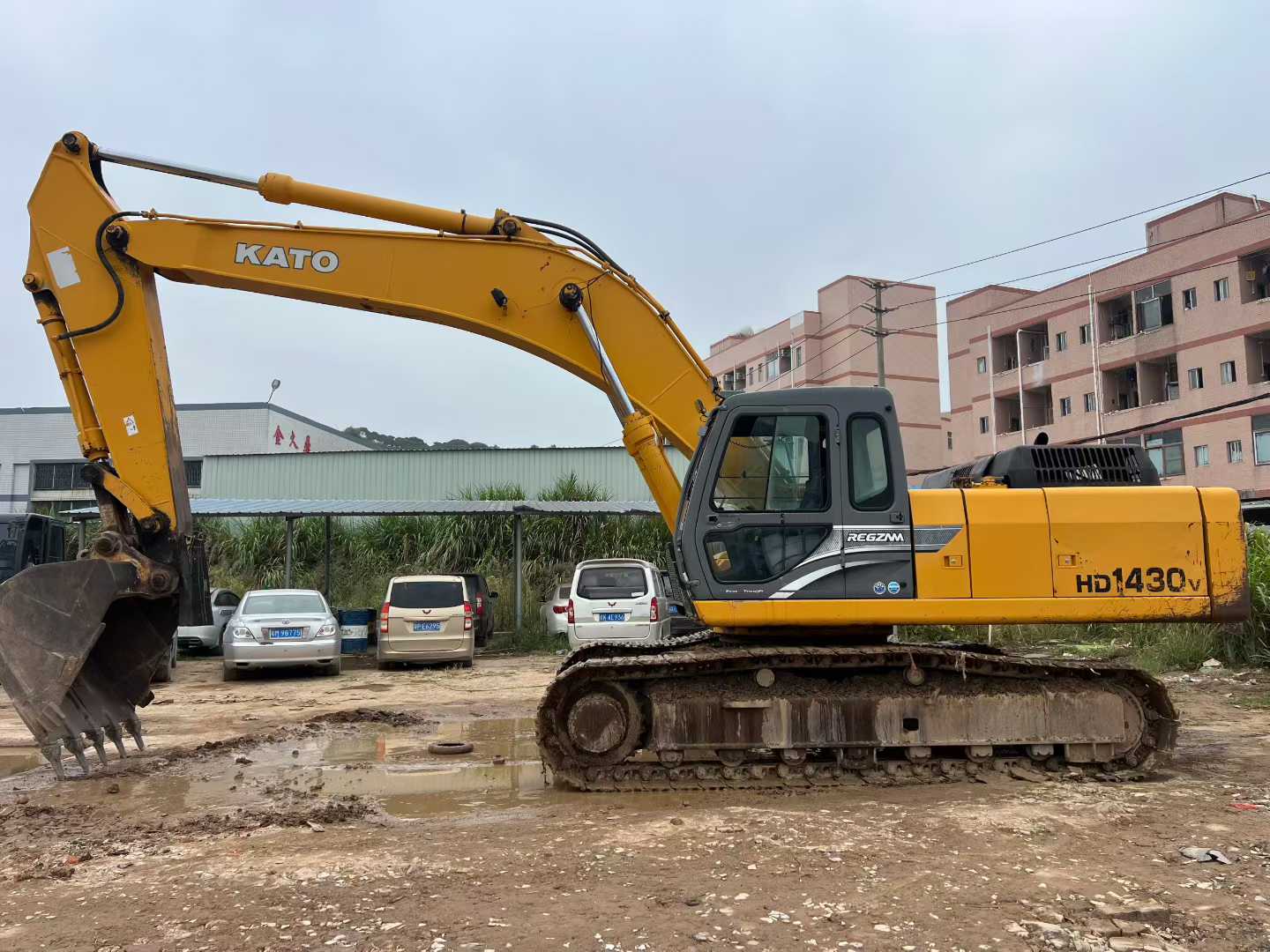 Used Kato HD1430V Excavator 2016 Model / 3