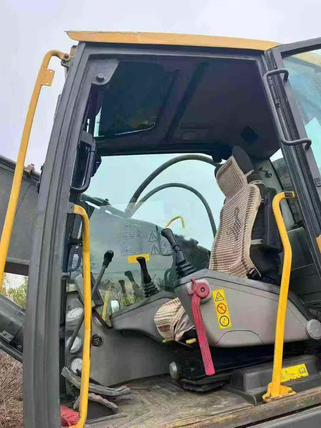 Used Volvo EW50 Excavator 2016 Model / 3