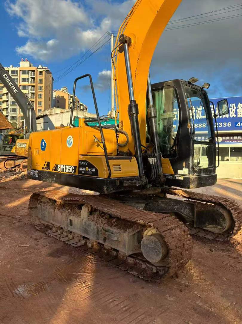 Used Sany SY125H Excavator 2018 Model / 4
