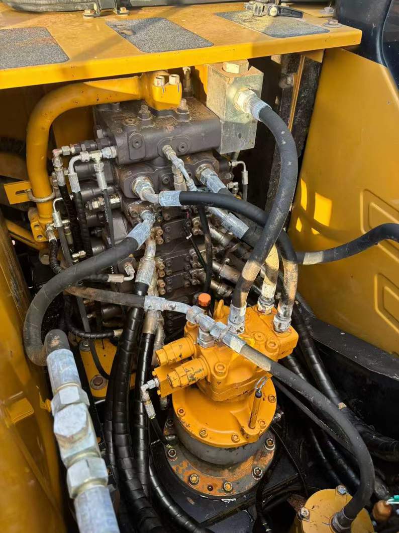 Used Sany SY125H Excavator 2018 Model / 3