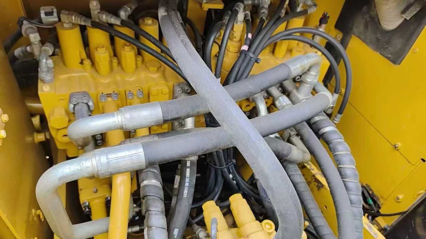 Used Caterpillar 323D2L Excavator 2017 Model / 8