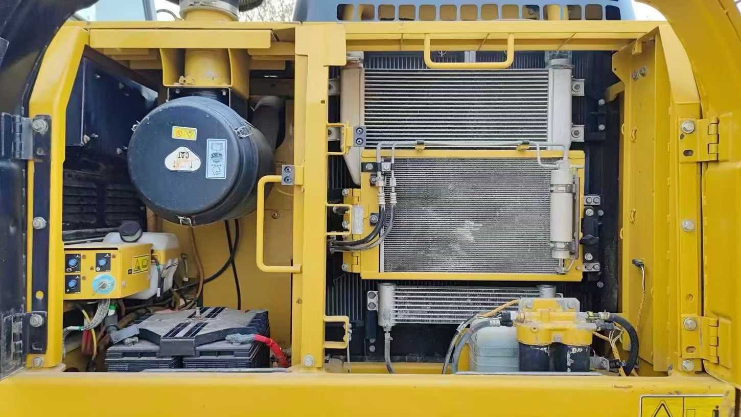 Used Caterpillar 323D2L Excavator 2017 Model / 4