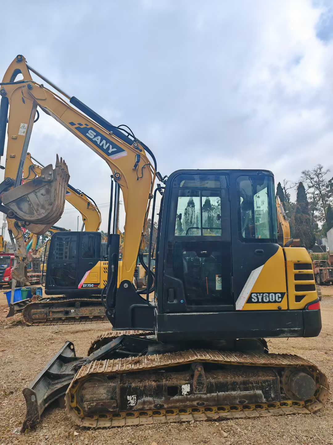 Used Sany SY60 Excavator 2020 Model / 3