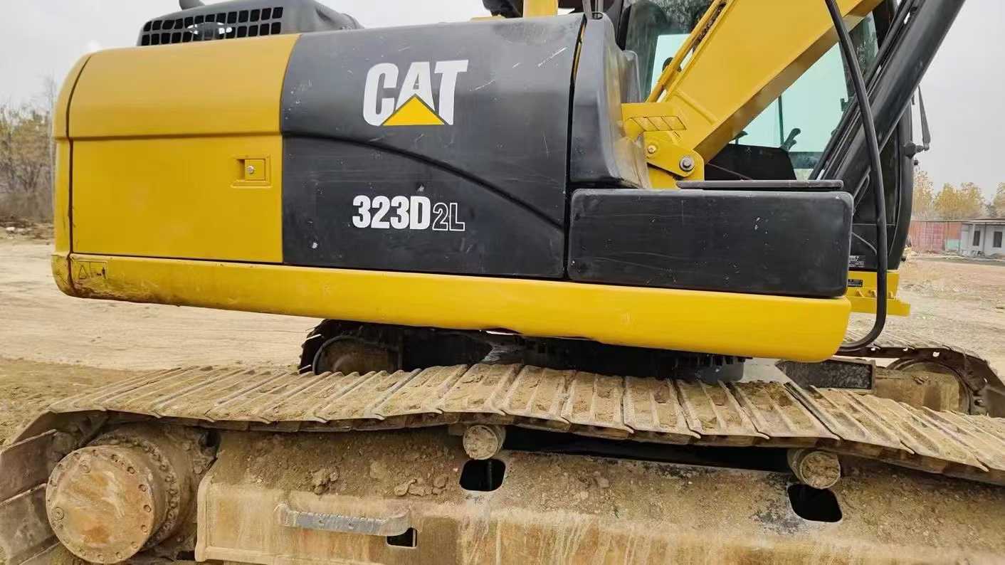 Used Caterpillar 323D2L Excavator 2017 Model / 2