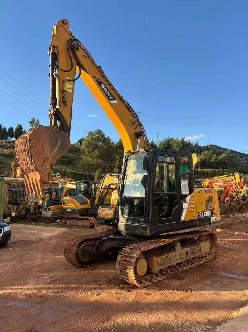 Used Sany SY125H Excavator 2018 Model / 5