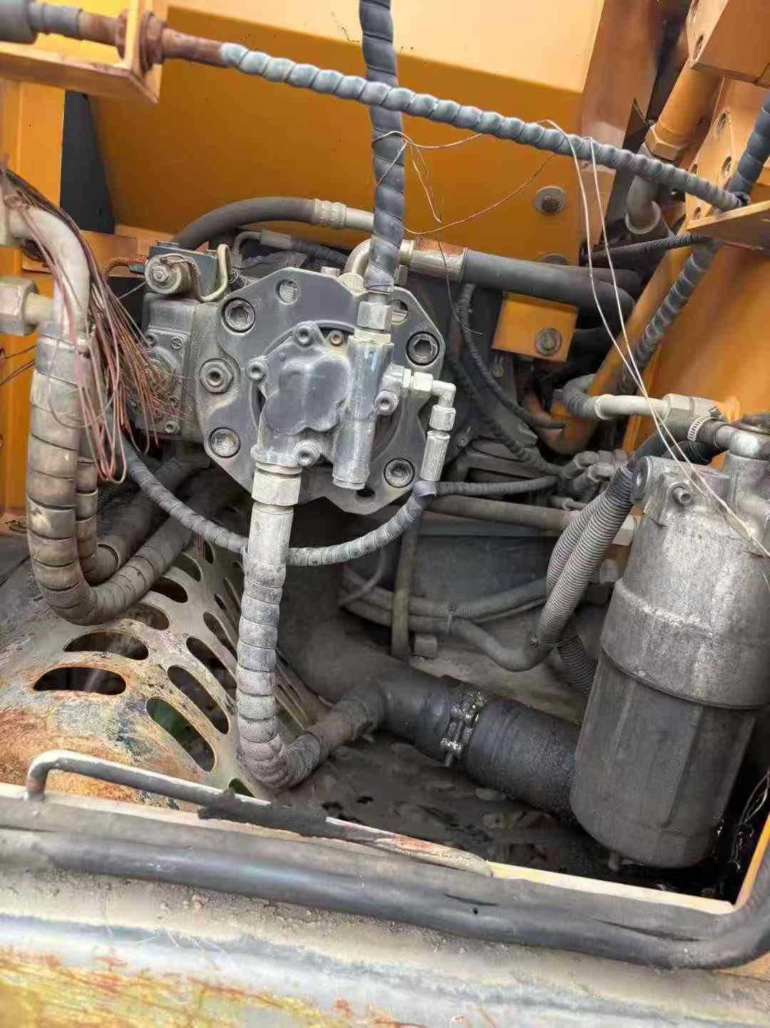 Used Sany SY135 Excavator 2016 Model / 5