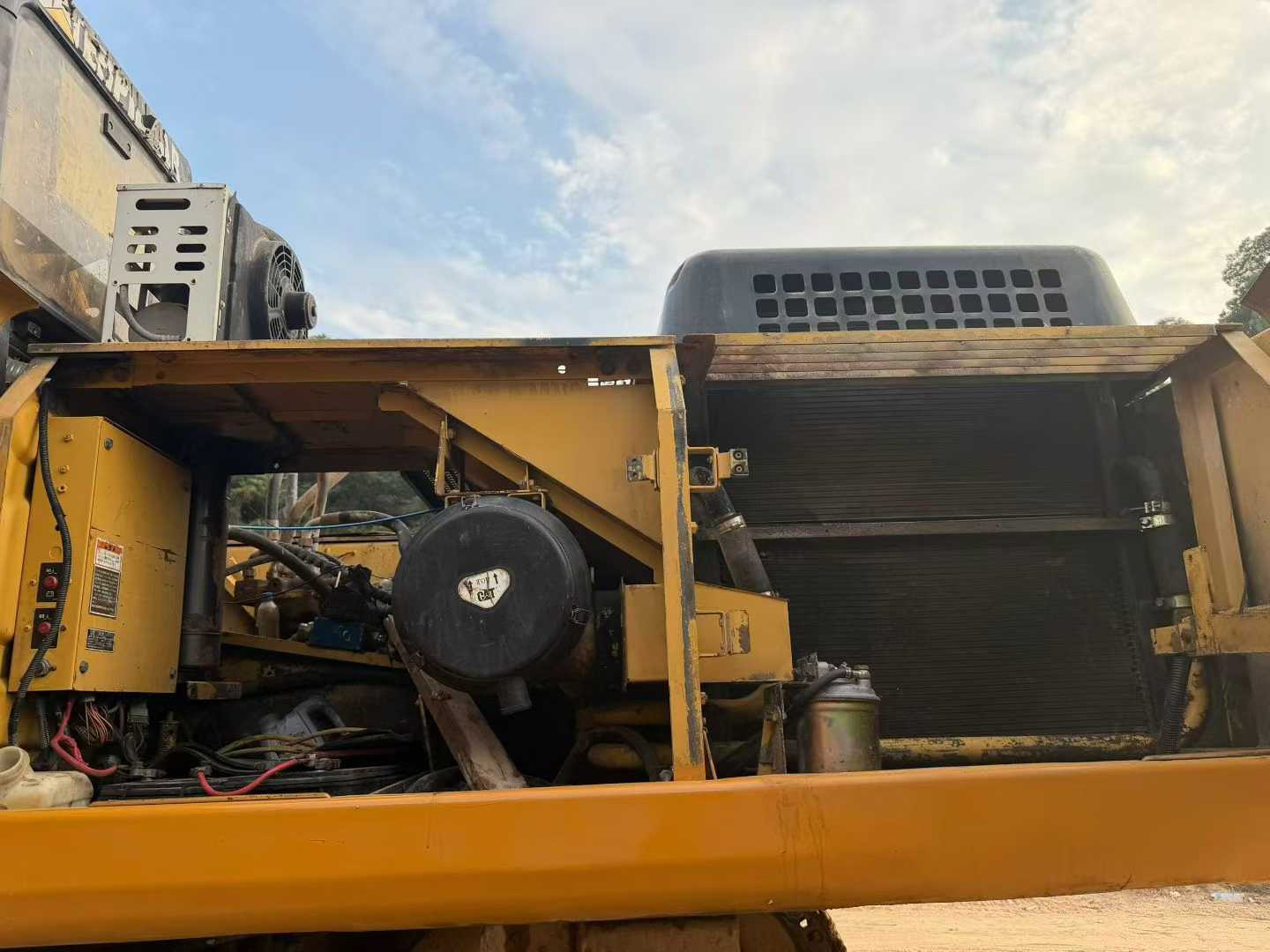 Used Caterpillar 330B Excavator 2016 Model / 5