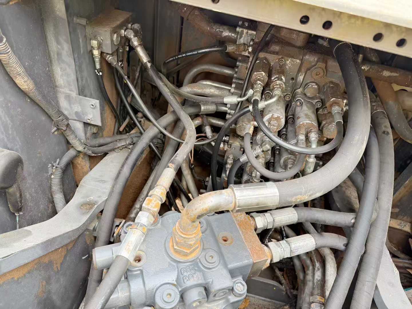 Used Sumitomo SH200A5 Excavator 2016 Model / 6