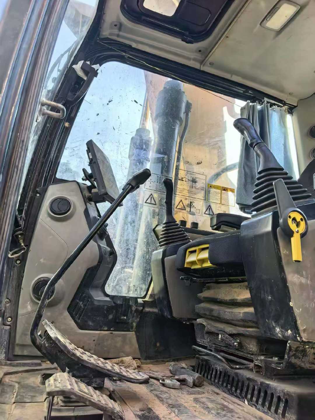 Used Sany SY200H Excavator 2016 Model / 3