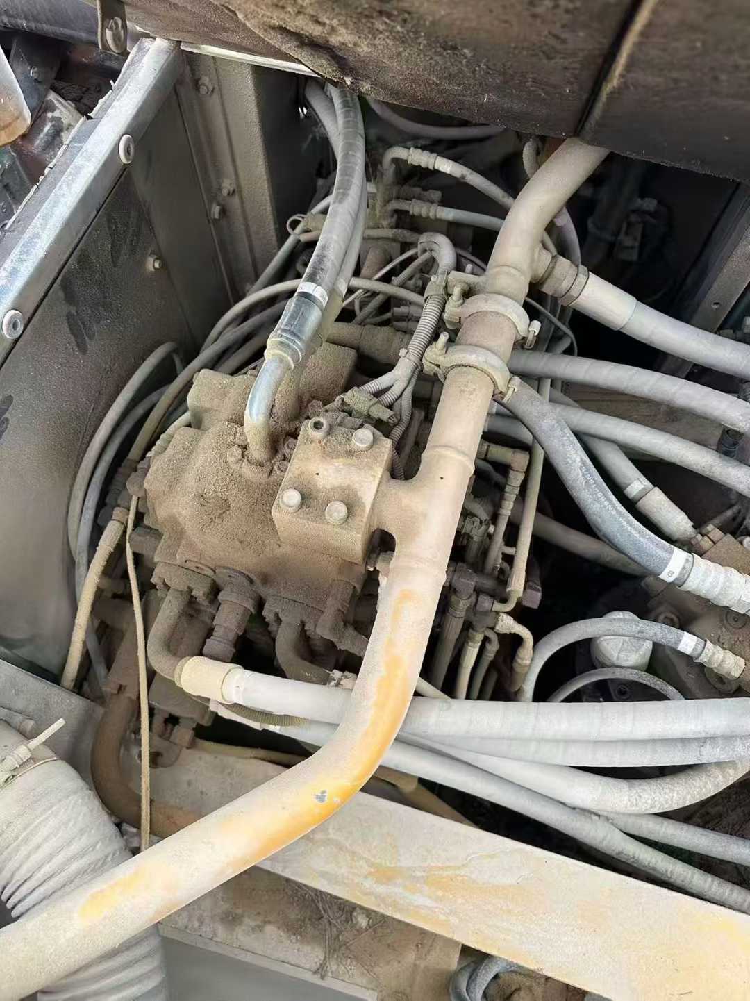 Used Kato HD820 Excavator 2016 Model / 6