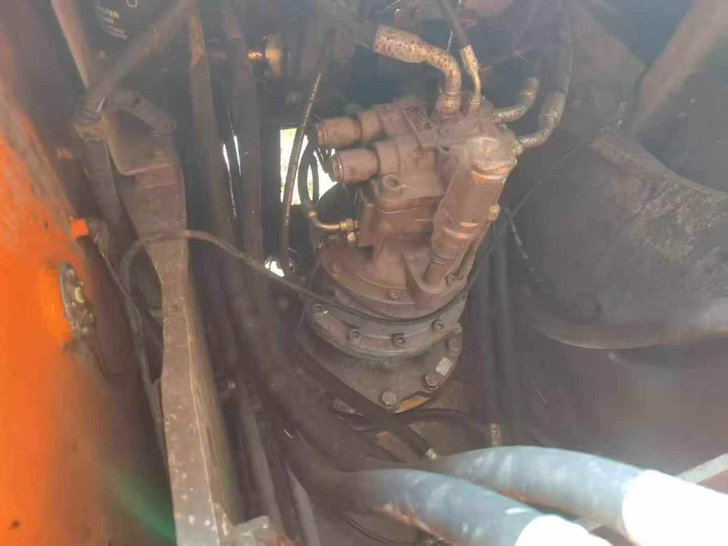 Used Hitachi ZX210LC-3G Excavator 2012 Model / 6