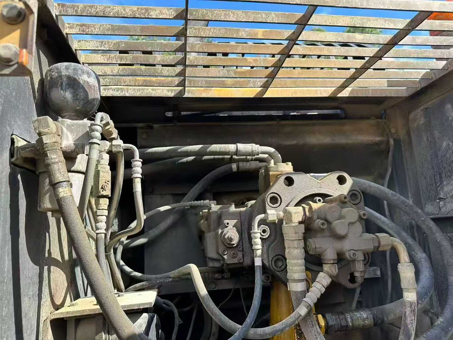 Used Kato HD820 Excavator 2016 Model / 3