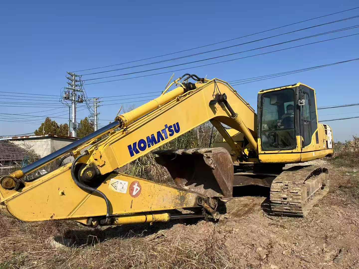 Used Komatsu PC200-8 Excavator 2010 Model / 3