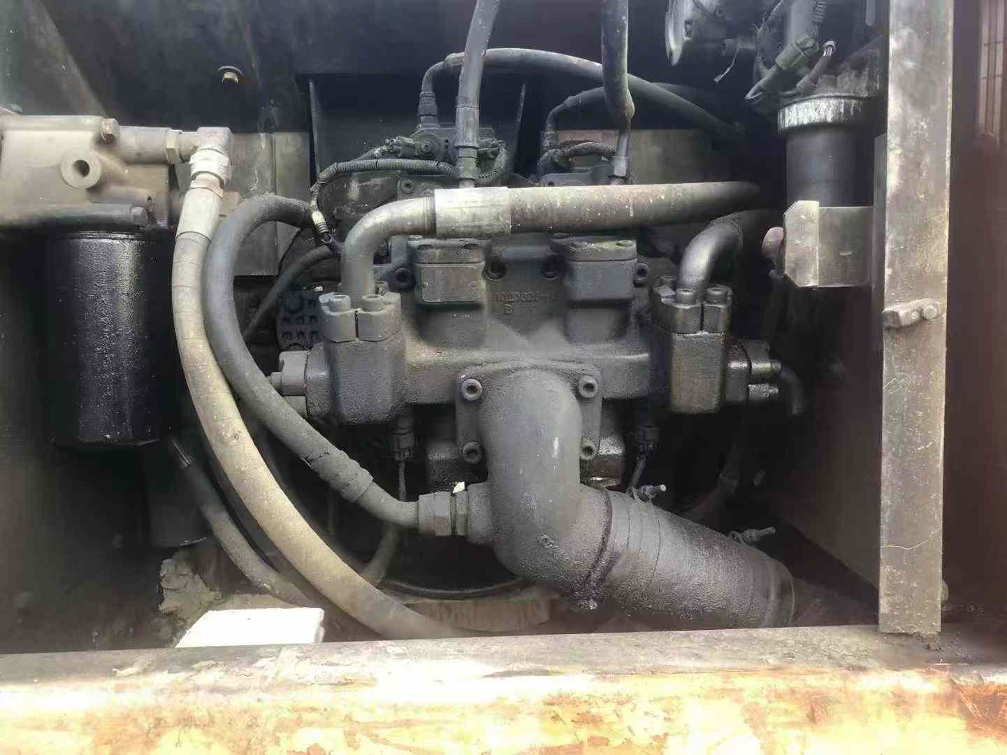 Used Hitachi ZAXIS200 Excavator 2016 Model / 2