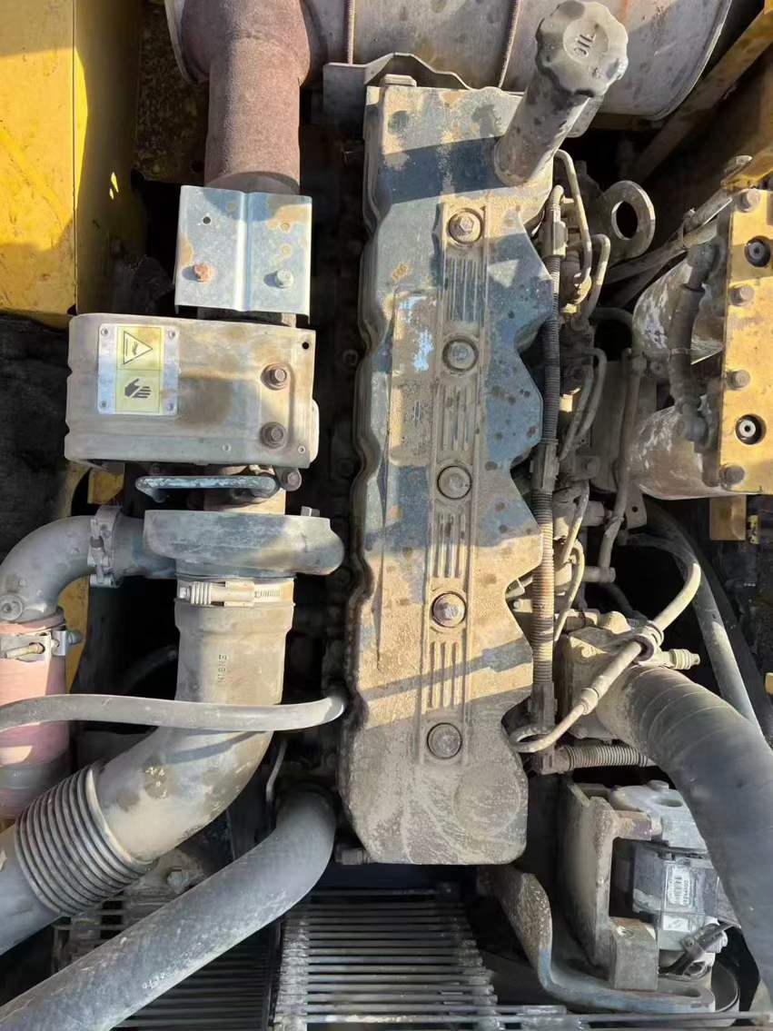 Used Komatsu PC200 Excavator 2016 Model / 8