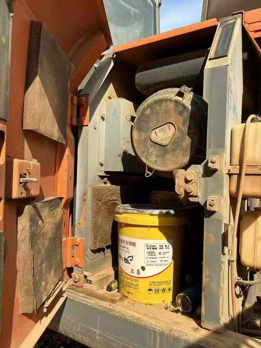 Used Hitachi ZAXIS200 Excavator 2010 Model