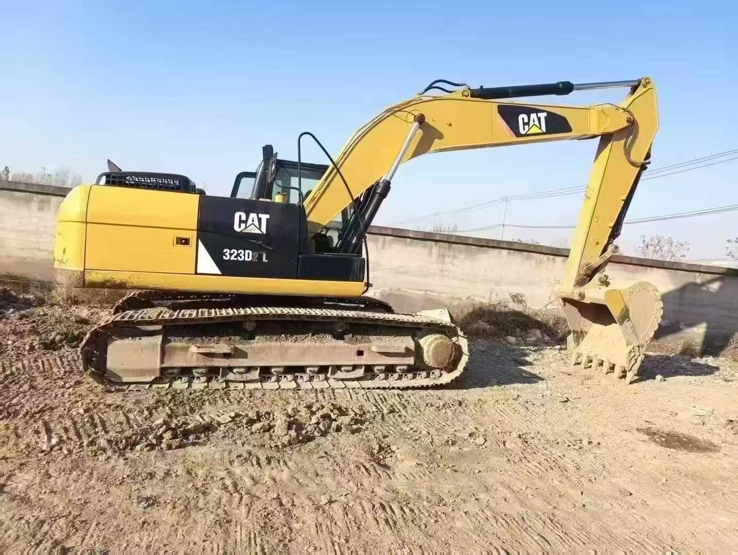 Used Caterpillar 323D2L Excavator 2017 Model / 3