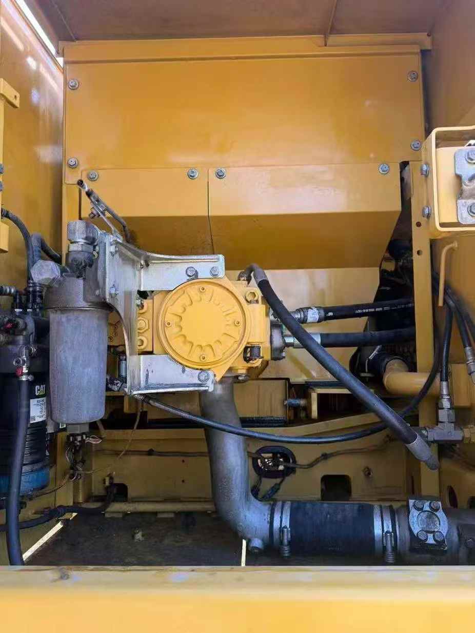 Used Caterpillar 330L Excavator 2019 Model / 5