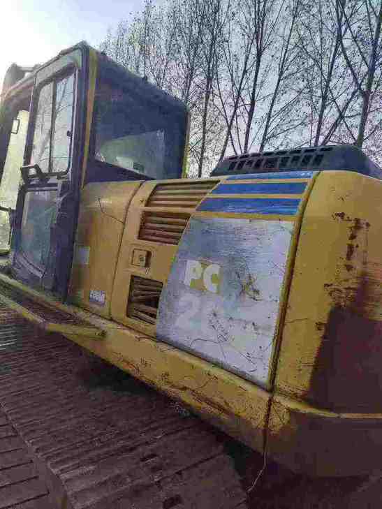Buy Komatsu PC200-8 Used Excavator / 1