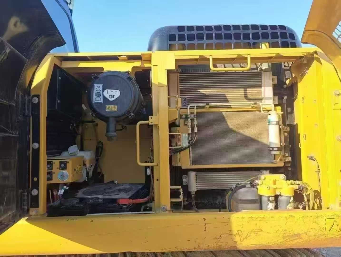 Used Caterpillar 323D2L Excavator 2017 Model / 7