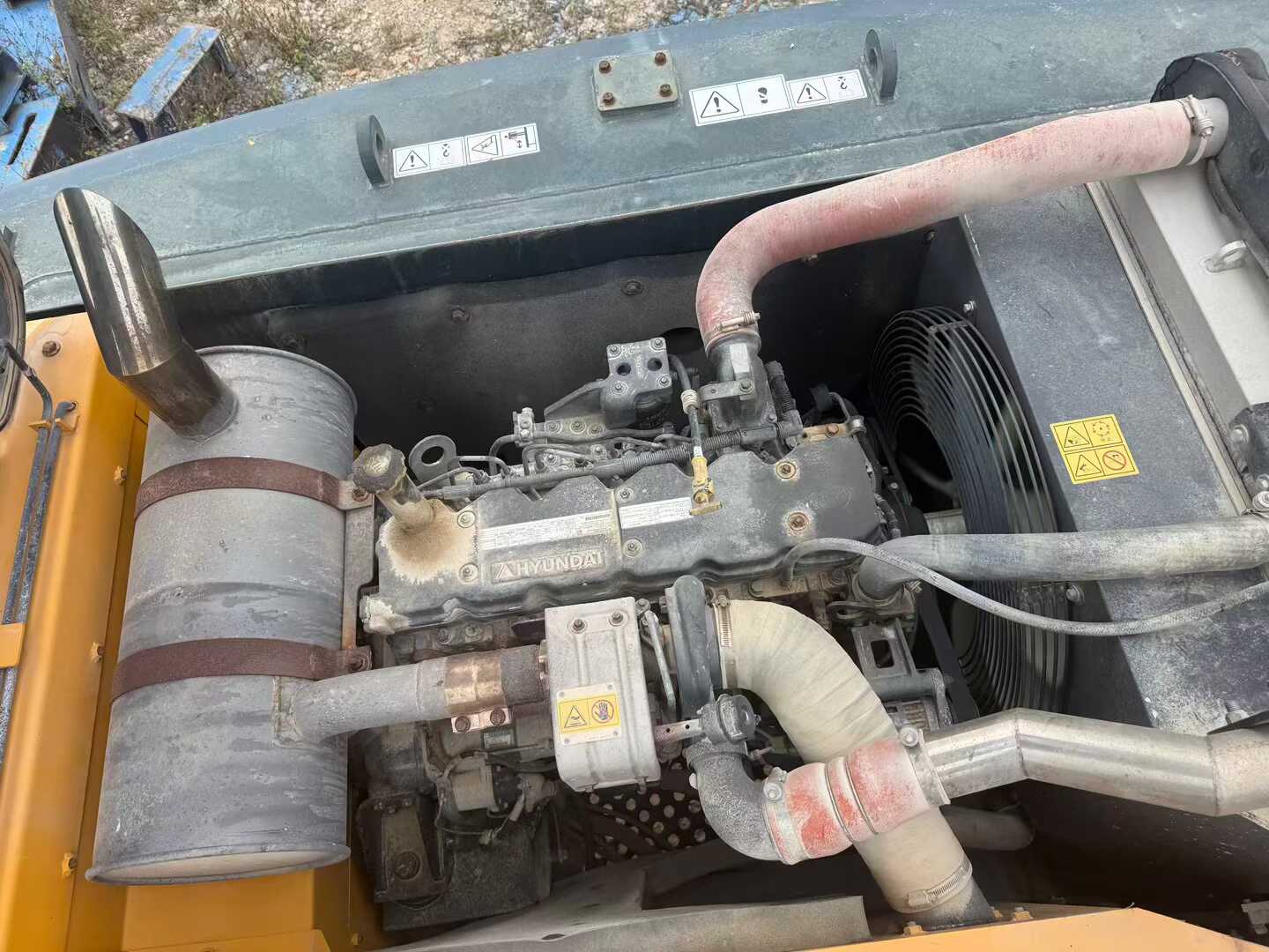 Used Hyundai R305LVS Excavator 2020 Model / 3