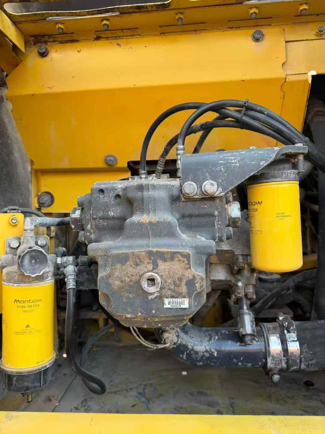 Used Komatsu PC200-8 Excavator 2011 Model / 6