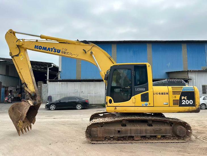 Buy Komatsu PC200-8N1 Used Excavator / 1