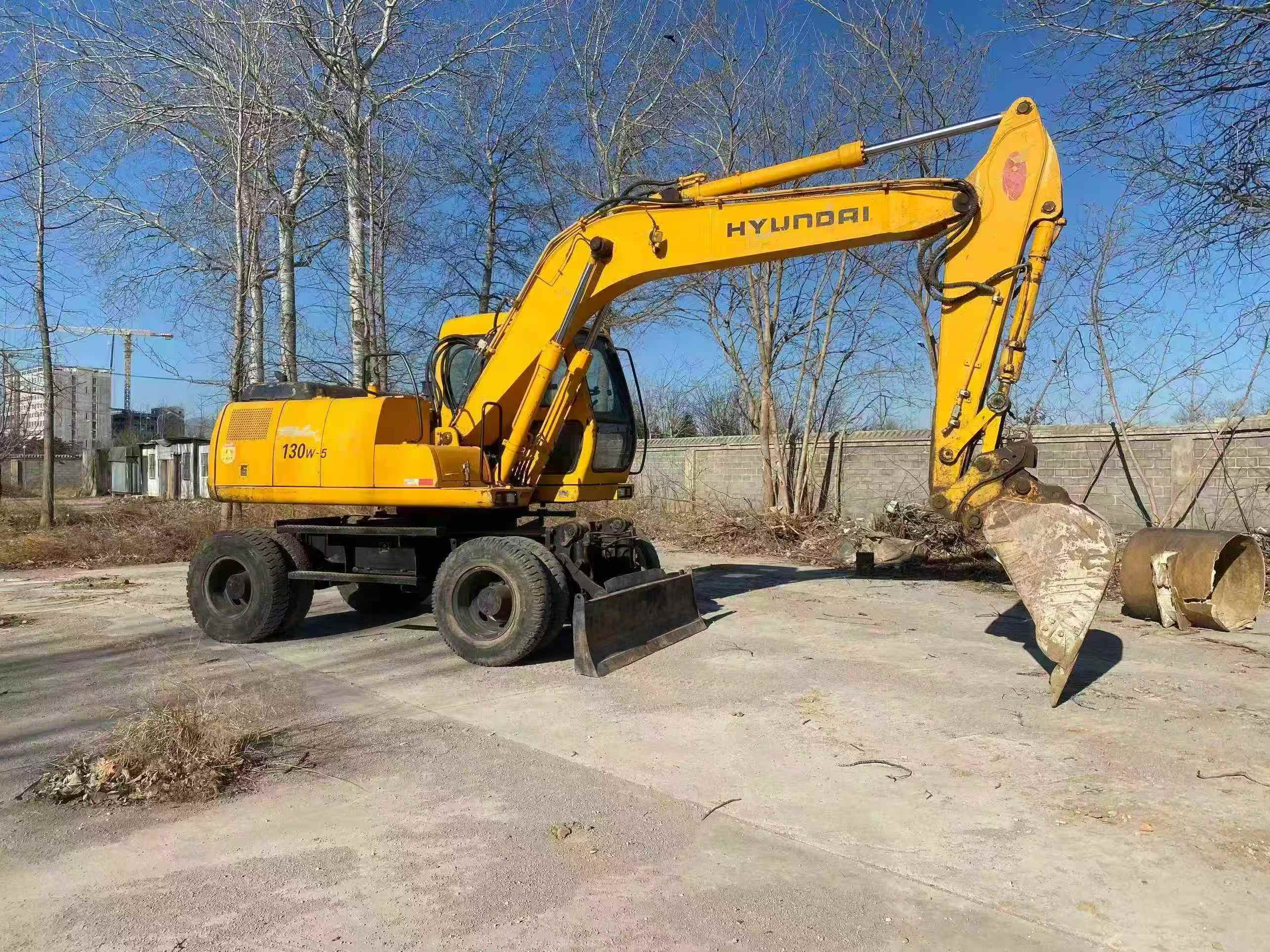 Used Hyundai R130W-5 Excavator 2016 Model / 5