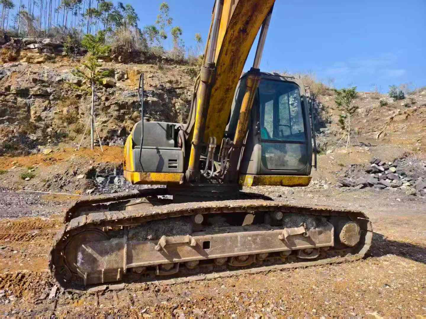 Used Sumitomo SH240-3 Excavator 2016 Model / 2