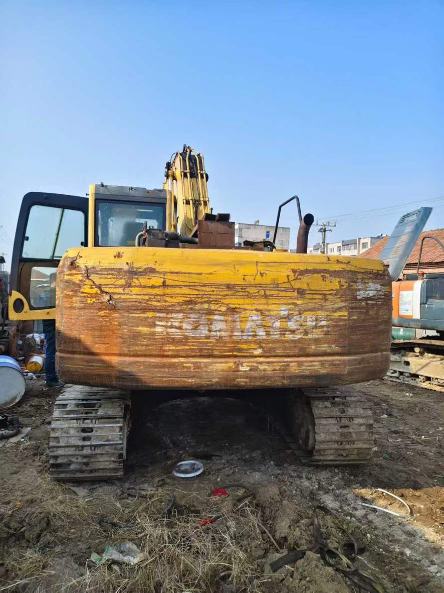 Used Komatsu PC220-8 Excavator 2016 Model / 3