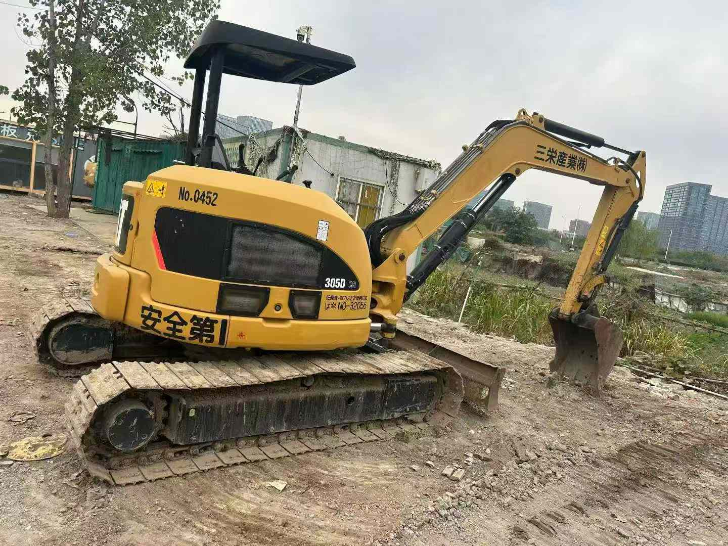 Used Caterpillar 305ECR Excavator 2016 Model / 3