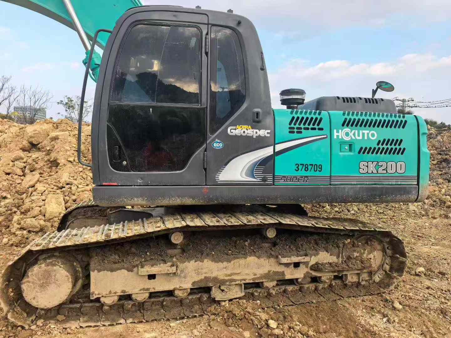 Used Kobelco SK200 Excavator 2016 Model / 2