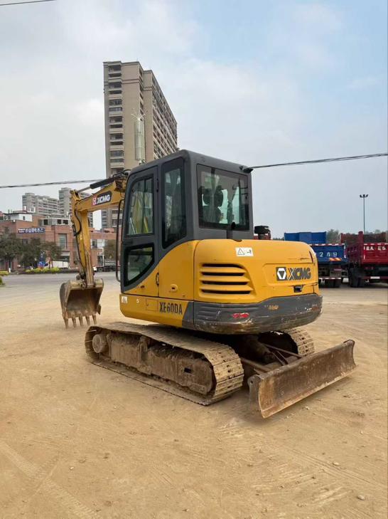 Buy XCMG XE60 Used Excavator / 1