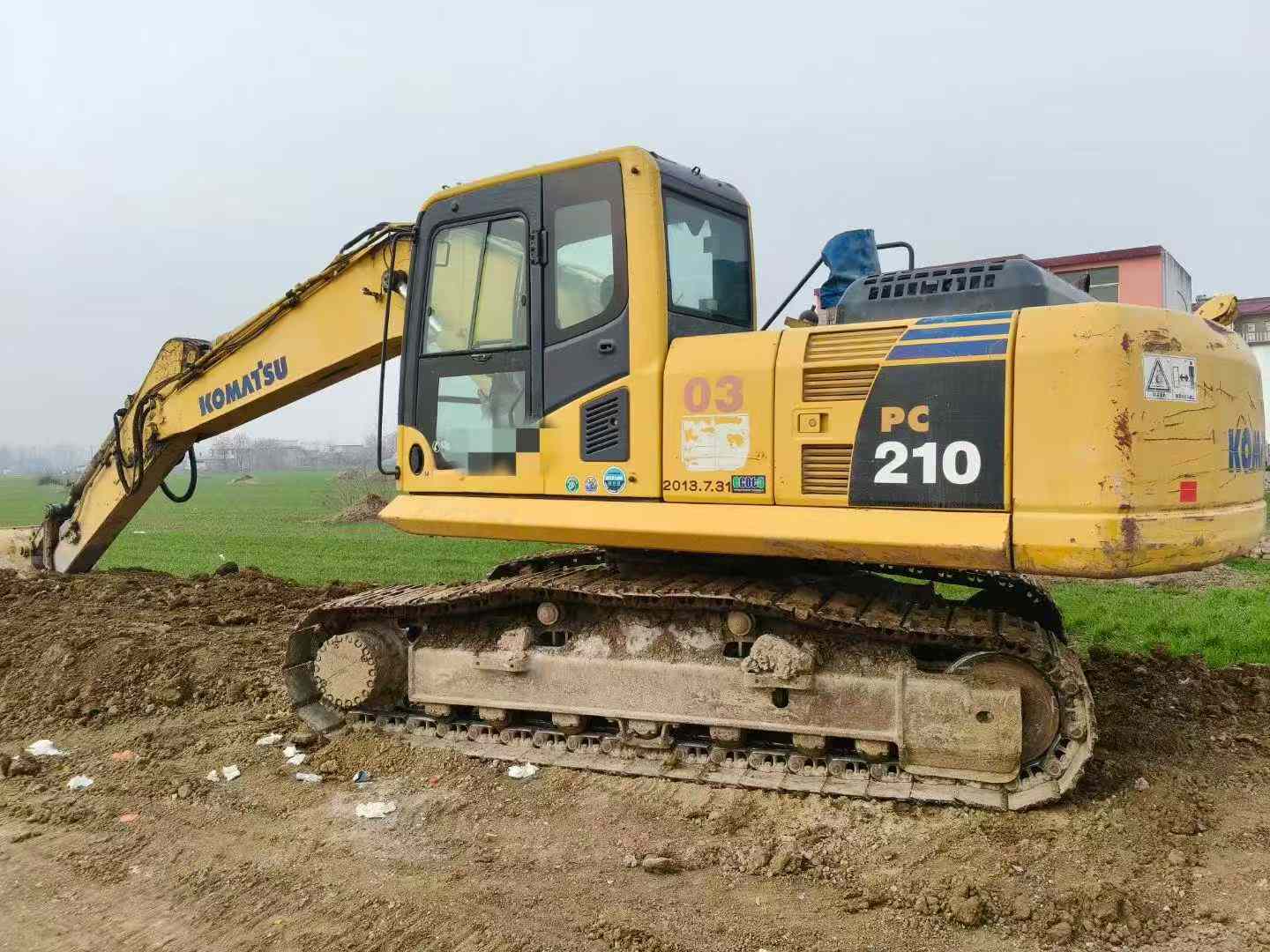 Used Komatsu PC210-8 Excavator 2016 Model / 3
